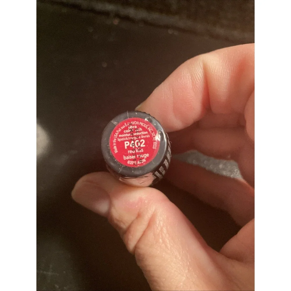 Avon Ultra Color Rich Lipstick 3g P402 Baiser Rouge Red Kiss Moisture New Sealed
